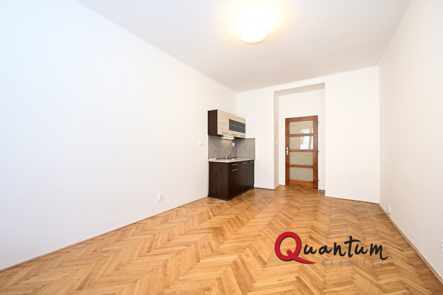 Pronájem bytu 1+kk 29 m² – fotografie 3