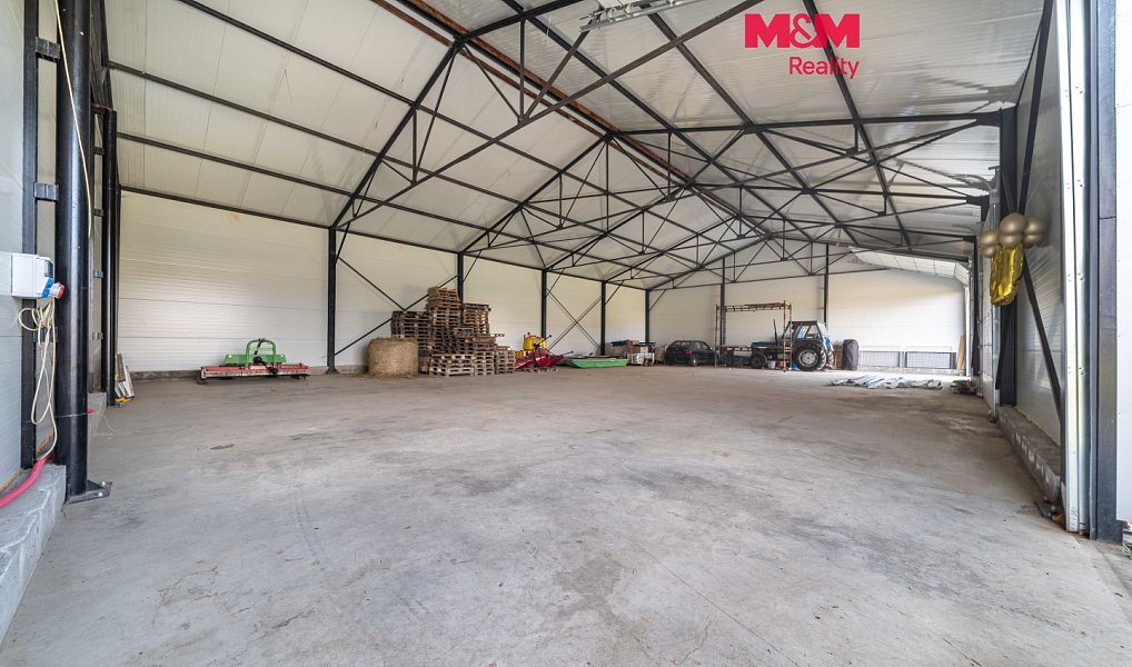 Pronájem komerčního prostoru, 400 m², Plzeň-jih, Chlumčany
