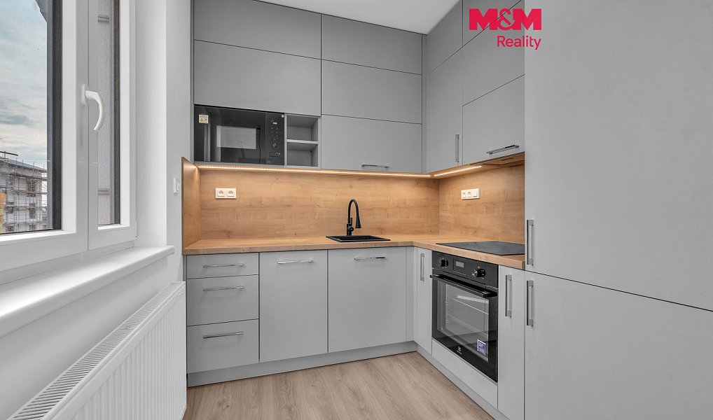 Pronájem bytu 2+kk, 51 m², Ohrazenice, Pardubice