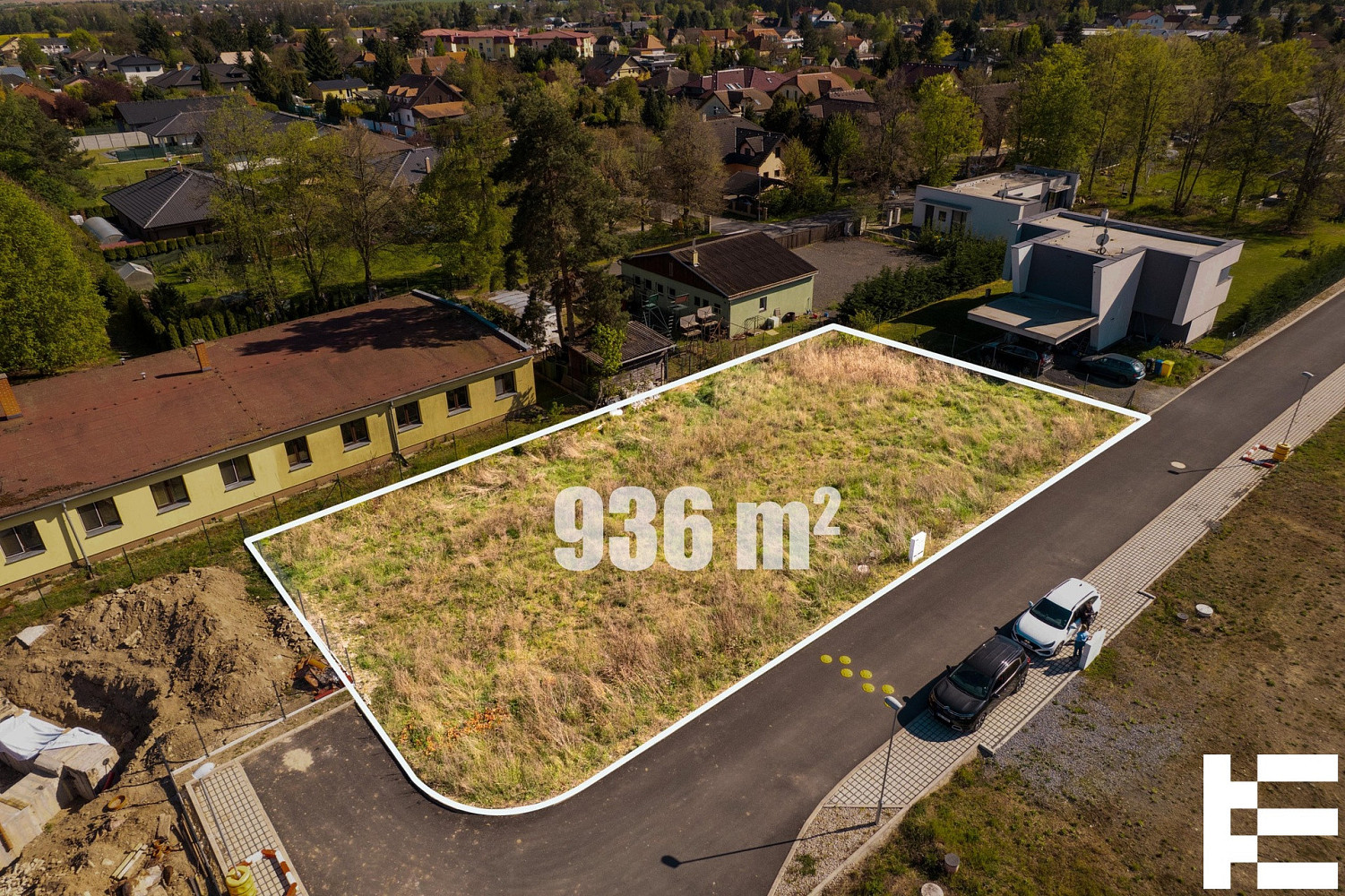 Плац, 936 m²