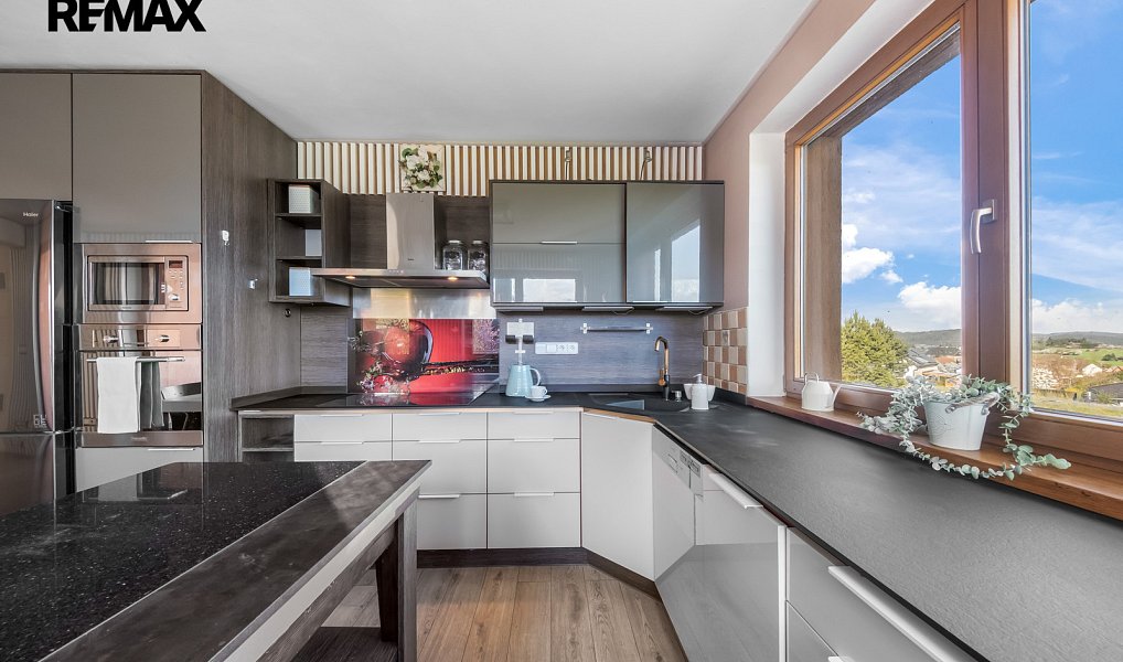 Prodej domu 250 m² s pozemkem 6 265 m², Buš – náhled fotky 2