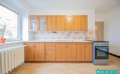 Pronájem bytu 2+1 65 m², gen. Píky, Olomouc - Neředín