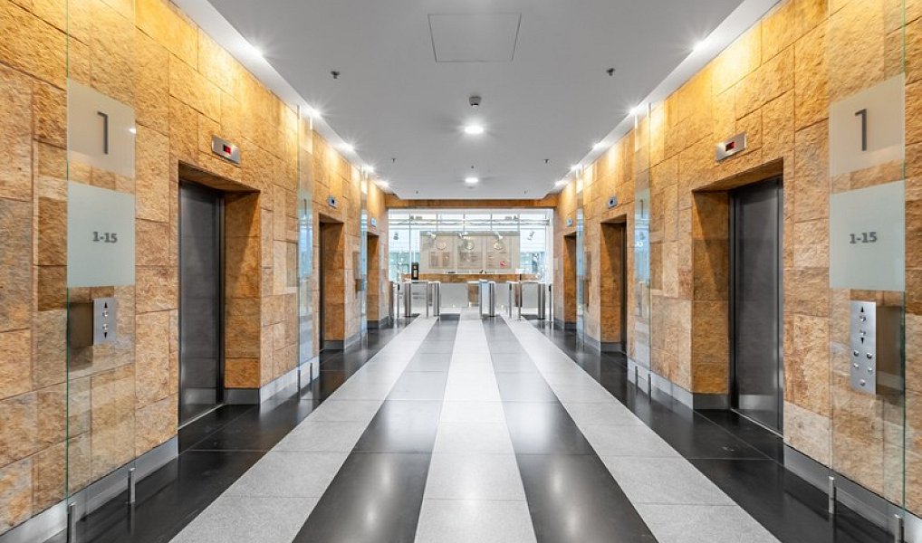 Pronájem obchodních prostor 554 m², Praha – náhled fotky 8