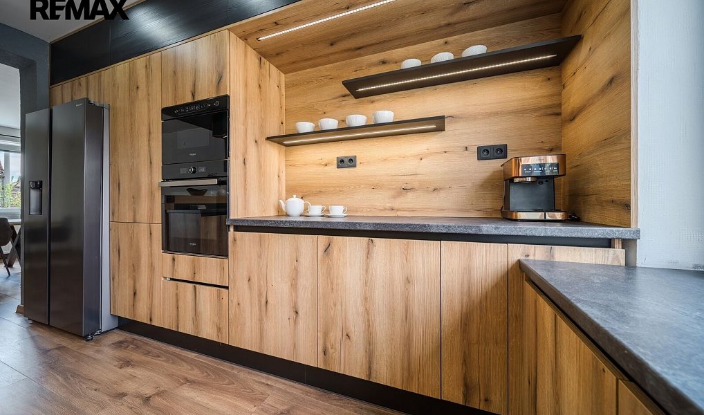 Prodej domu 290 m² s pozemkem 671 m², Ratíškovice – náhled fotky 2