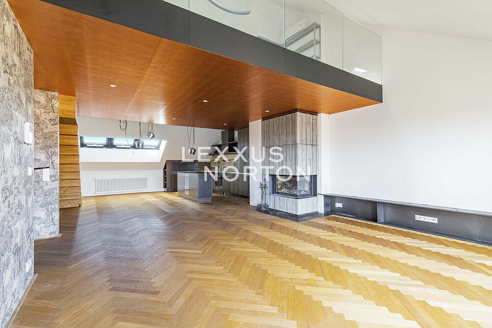 Pronájem bytu 5+kk 200 m² – fotografie 2