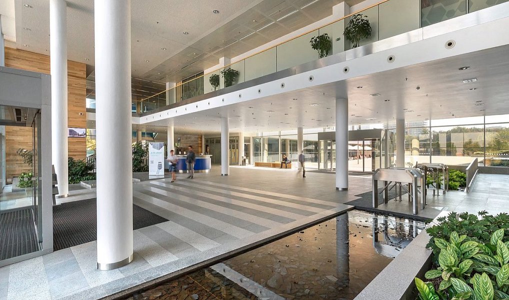 Pronájem kanceláře 631 m², Praha – náhled fotky 2