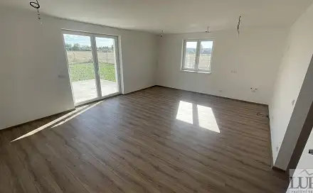 Prodej domu 128 m² s pozemkem 400 m², Spojovací, Postřižín, okres Mělník