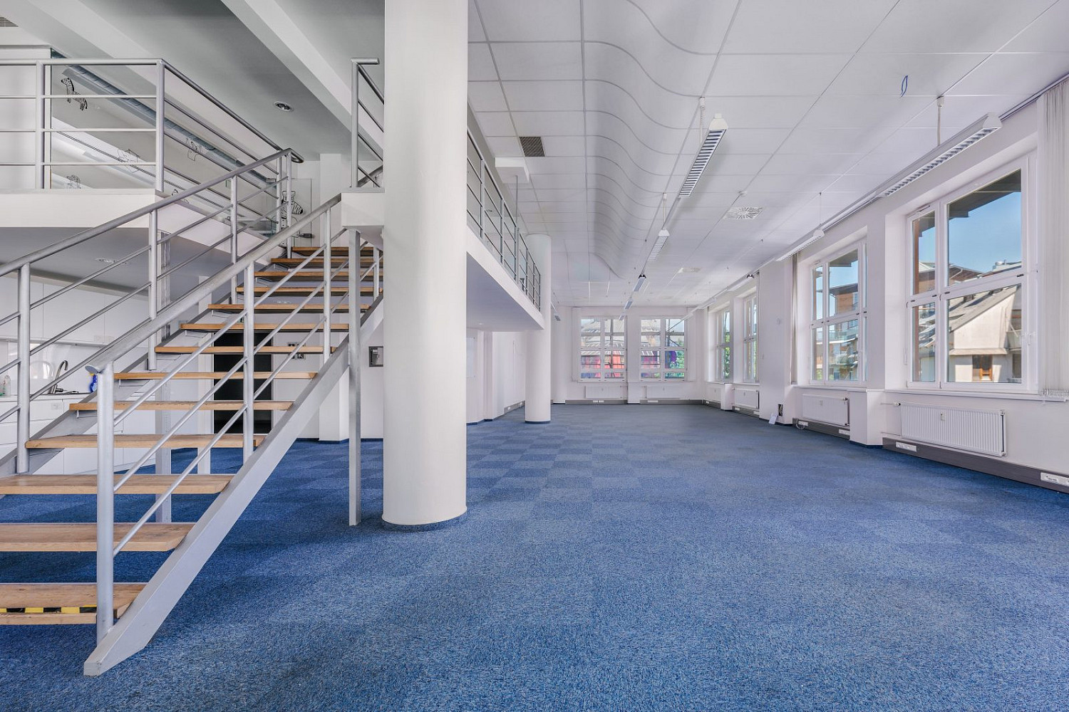 Pronájem kanceláře 700 m² – fotografie 4