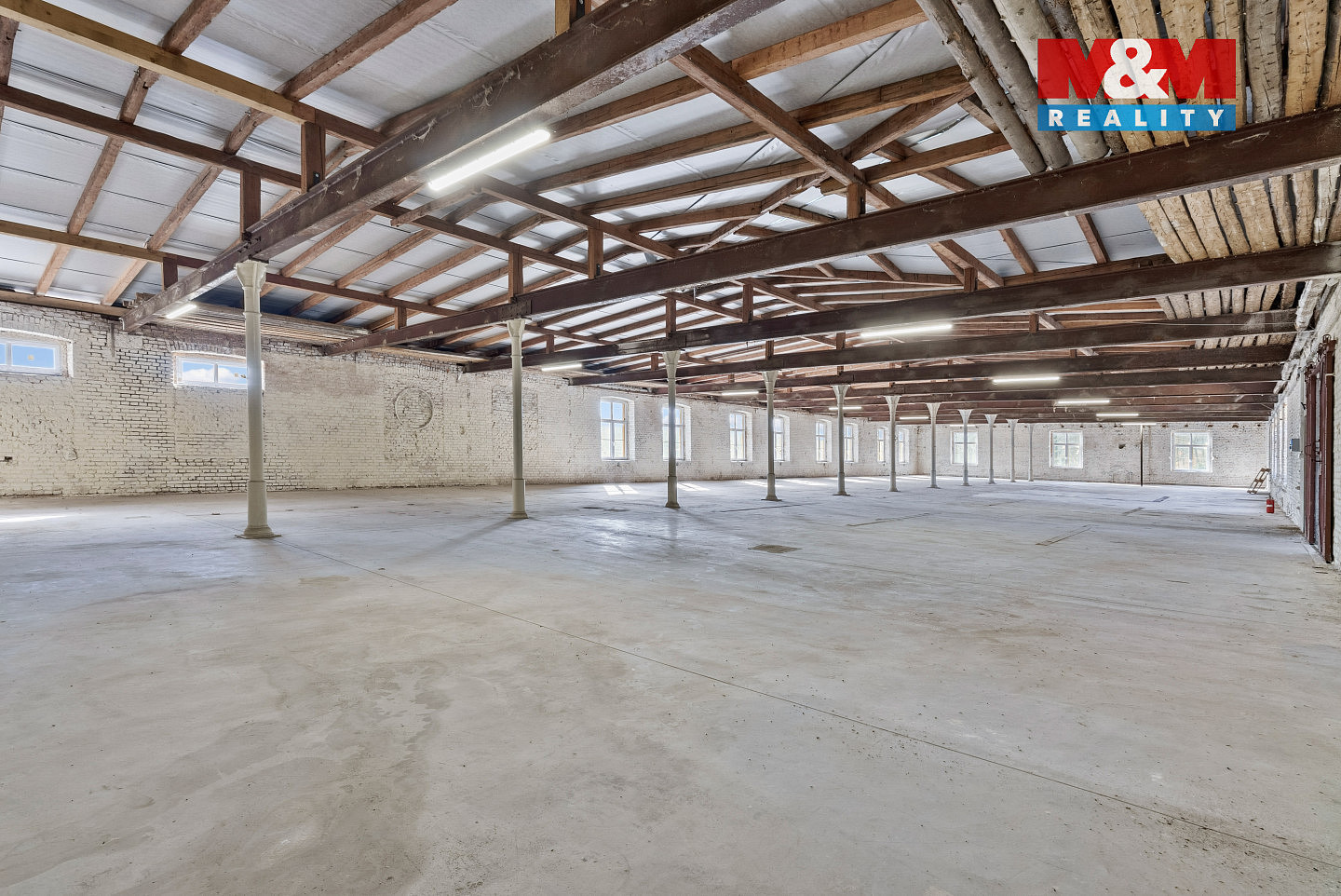 Pronájem výrobních prostor 884 m² — photo 2