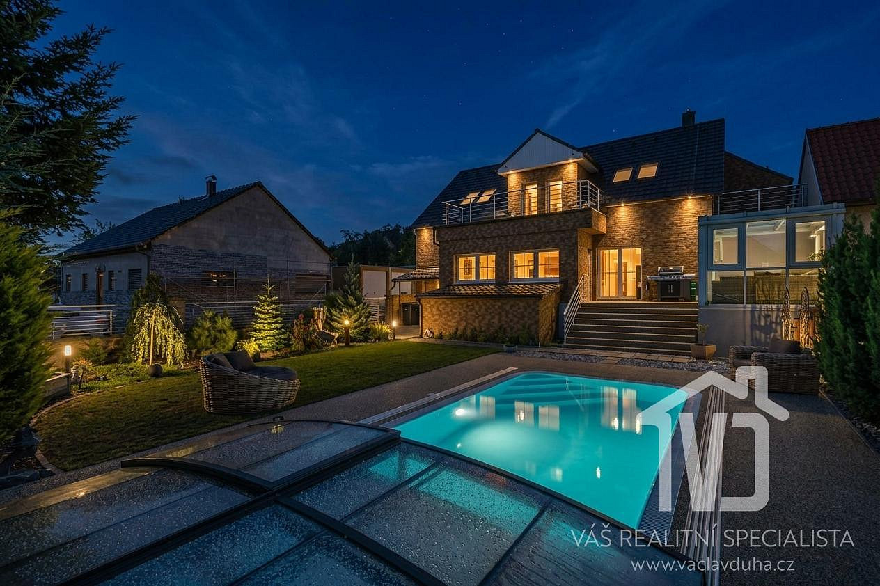 Prodej domu 337 m² s pozemkem 730 m²