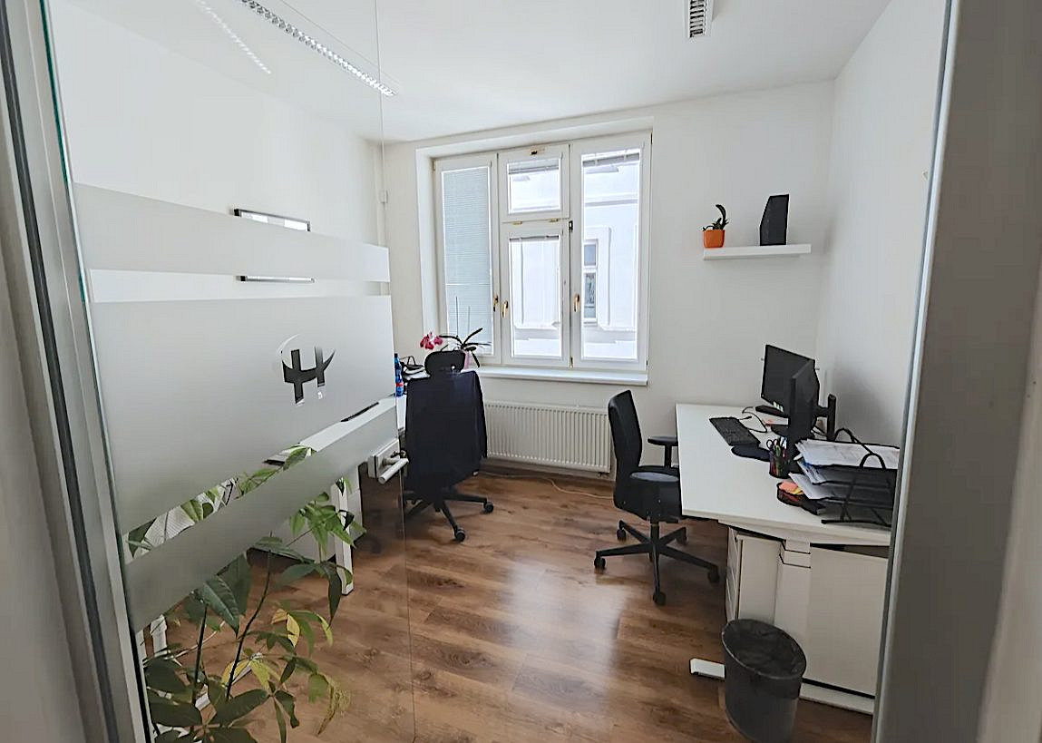 Pronájem kanceláře 200 m² – fotografie 4