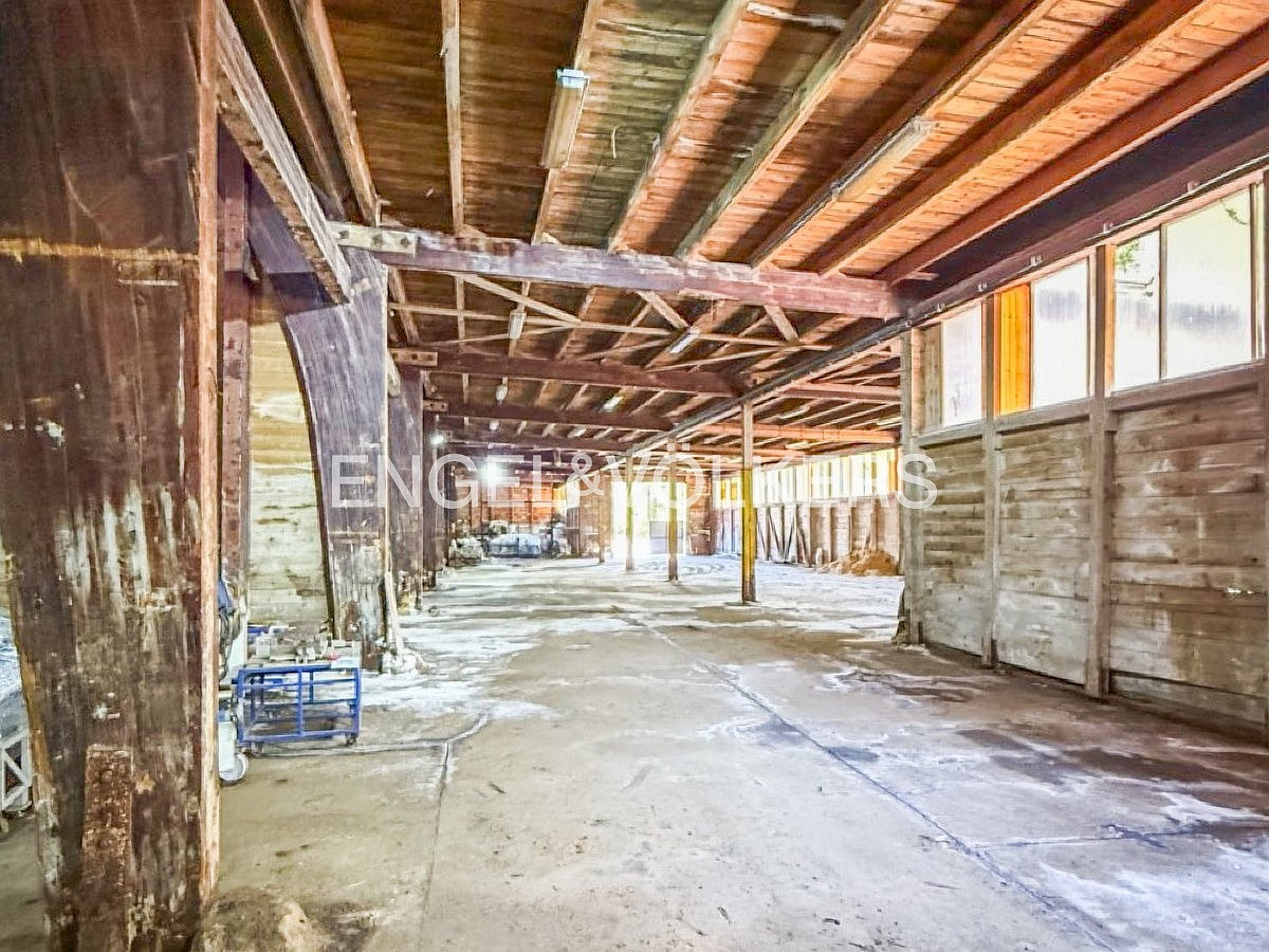 Pronájem skladovacích prostor 1 891 m² – fotografie 2