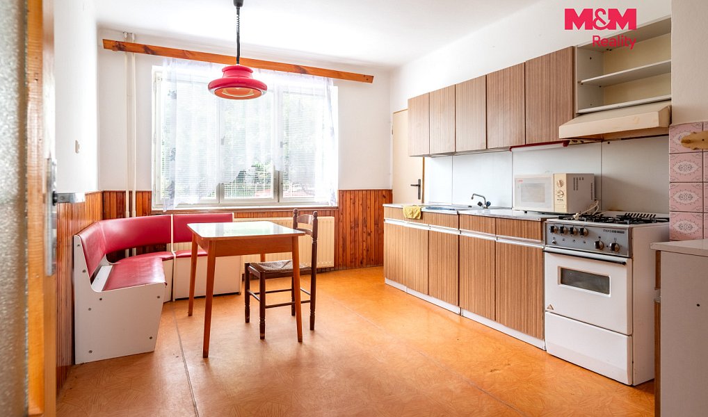 Prodej domu 256 m² s pozemkem 660 m², Čestice – náhled fotky 2