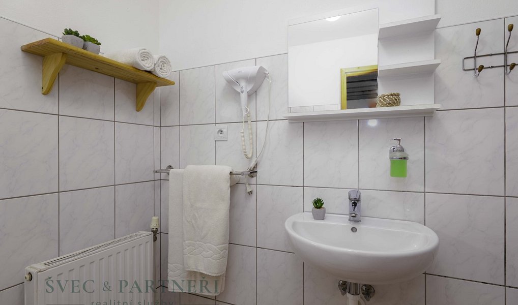 Prodej ubytovacího objektu 2 041 m², Rodvínov – náhled fotky 22