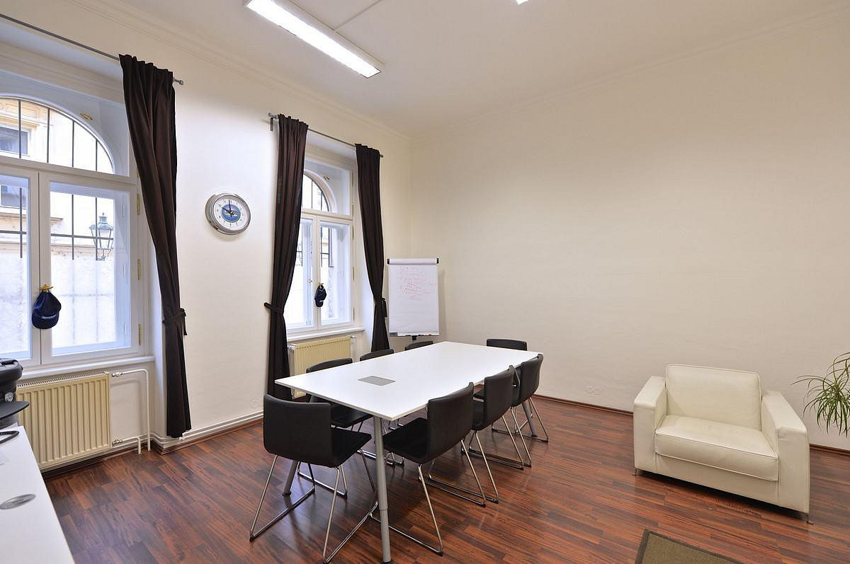 Pronájem kanceláře 228 m²
