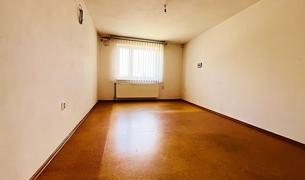 Prodej domu 260 m² s pozemkem 2 162 m², Kunovice – náhled fotky 14