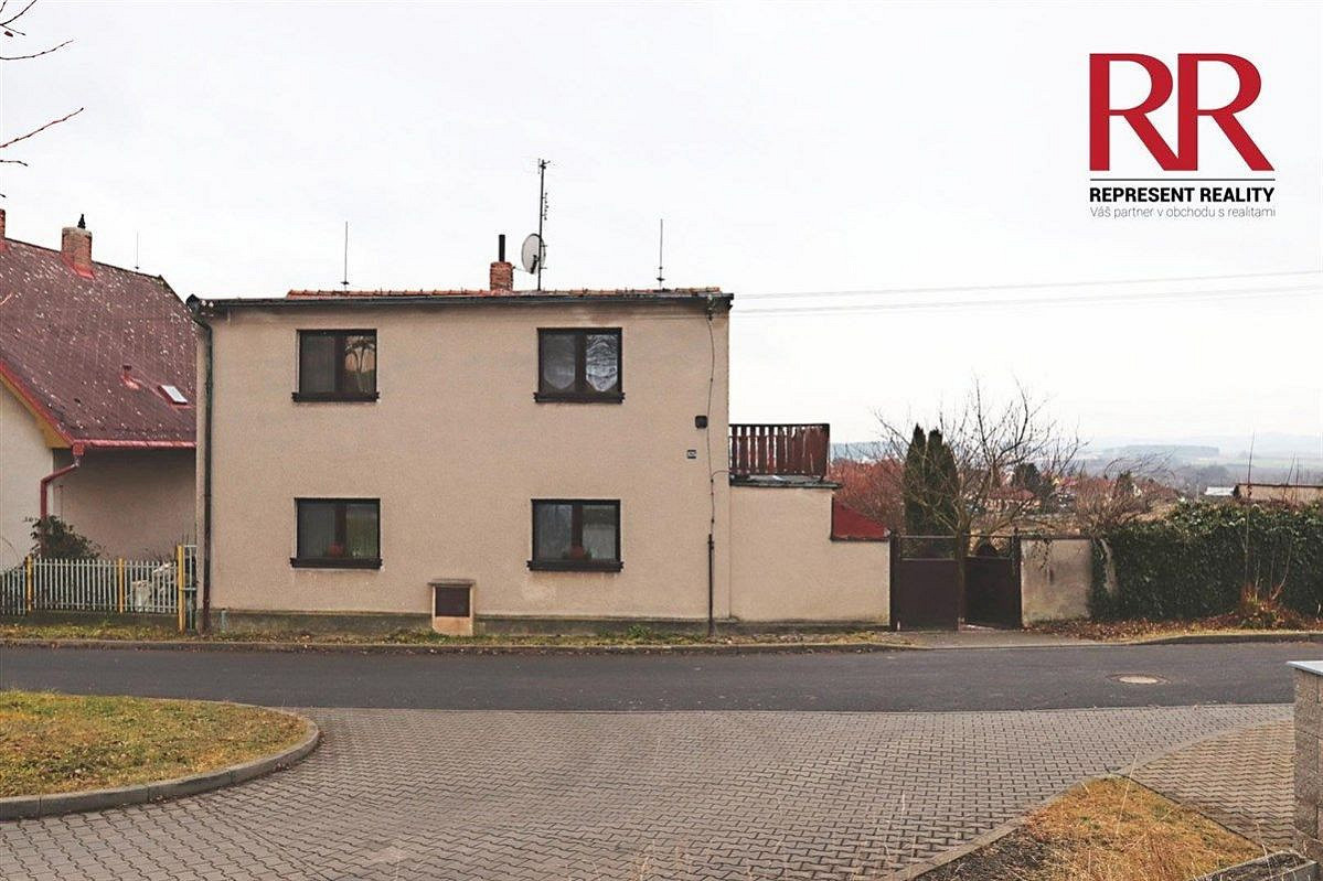 Prodej domu 210 m² s pozemkem 942 m² – fotografie 2