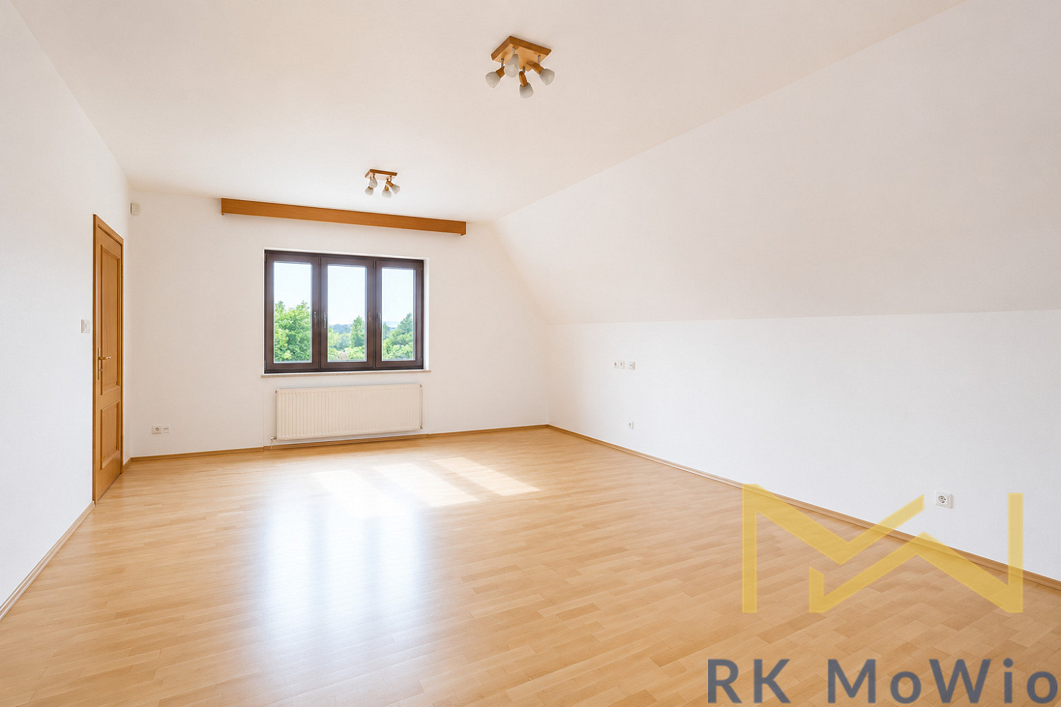 Pronájem domu 246 m² s pozemkem 649 m² – pohled 5