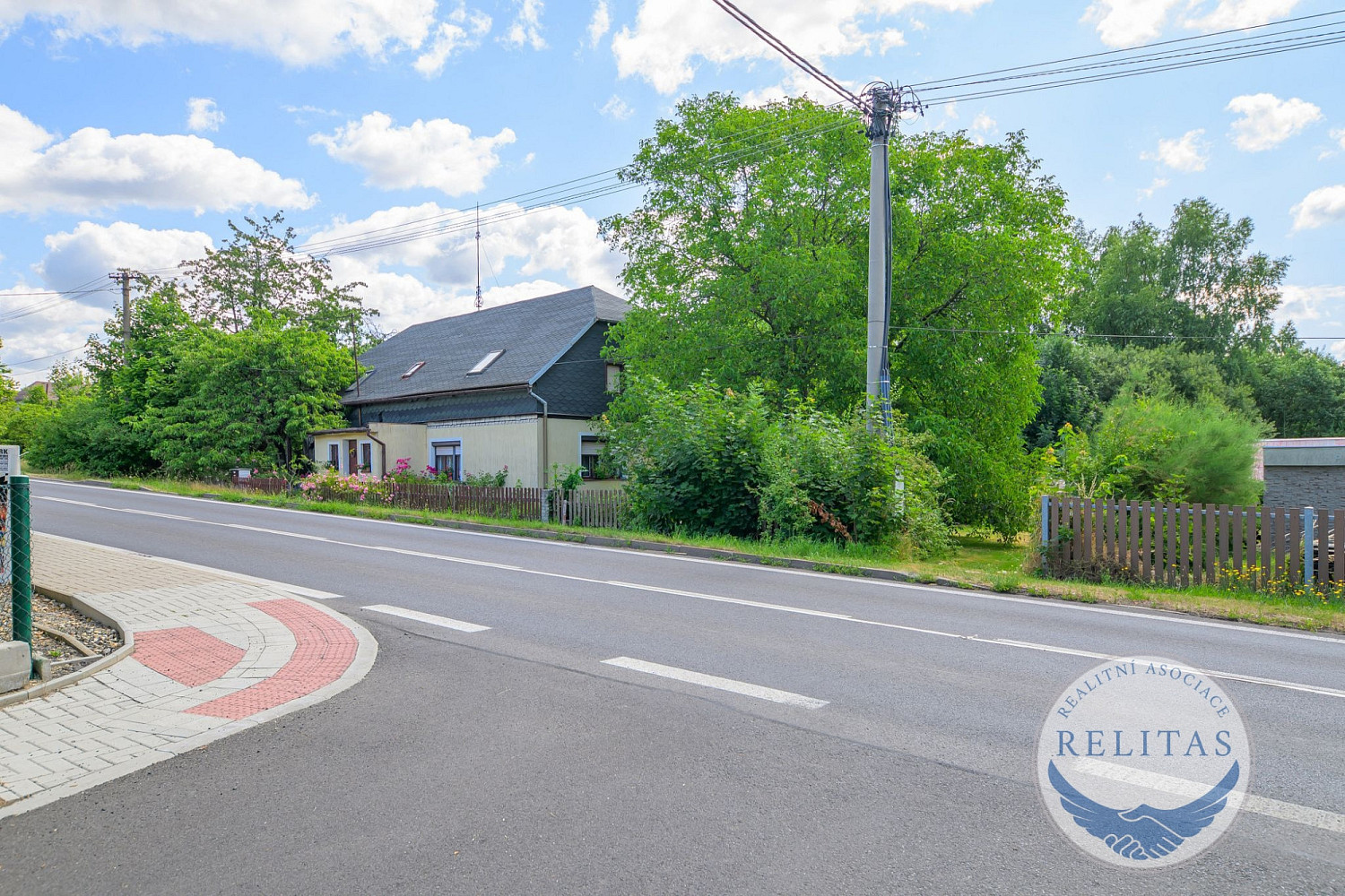 Prodej stavebního pozemku 966 m² – fotografie 4
