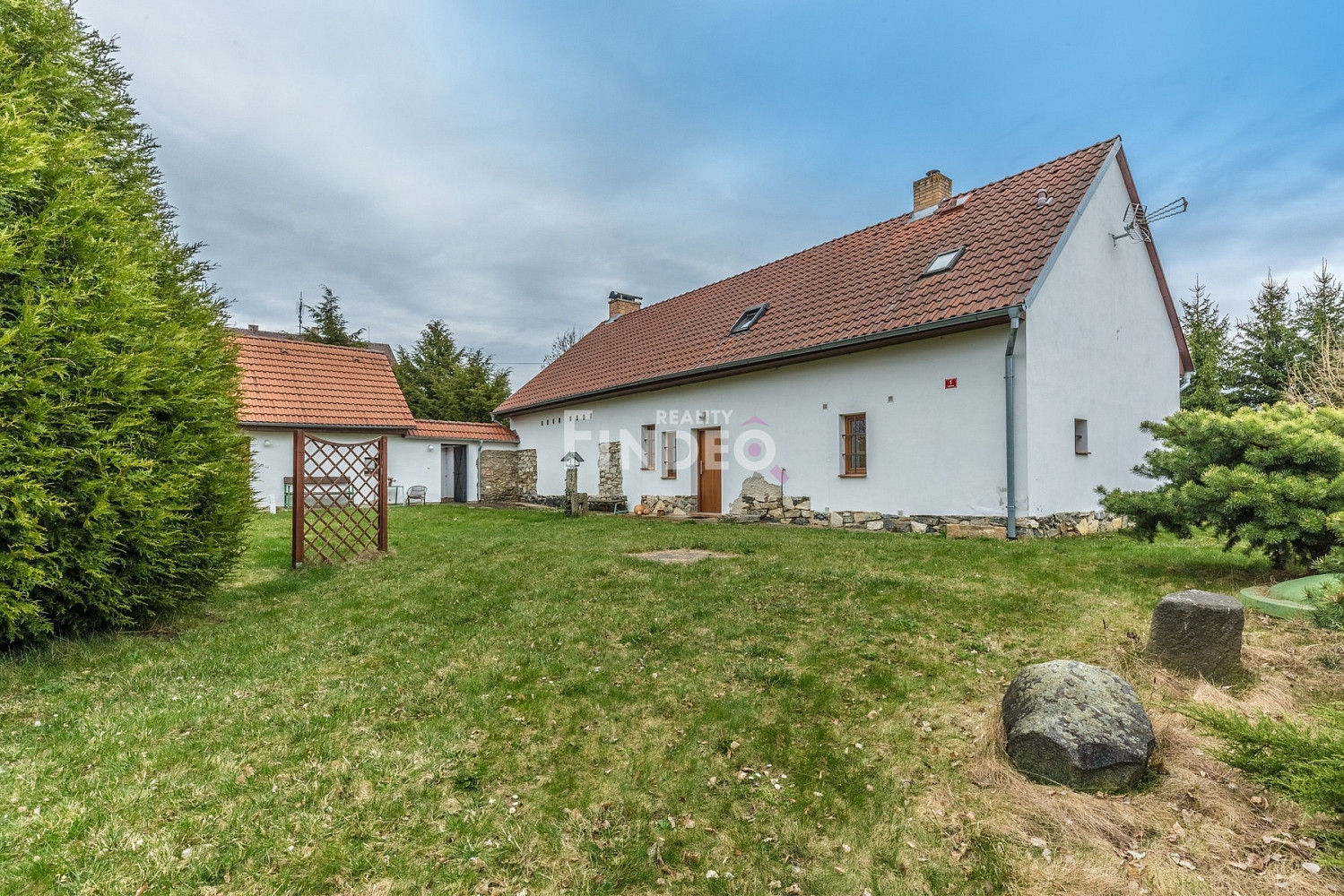 Prodej domu 180 m² s pozemkem 2 773 m²