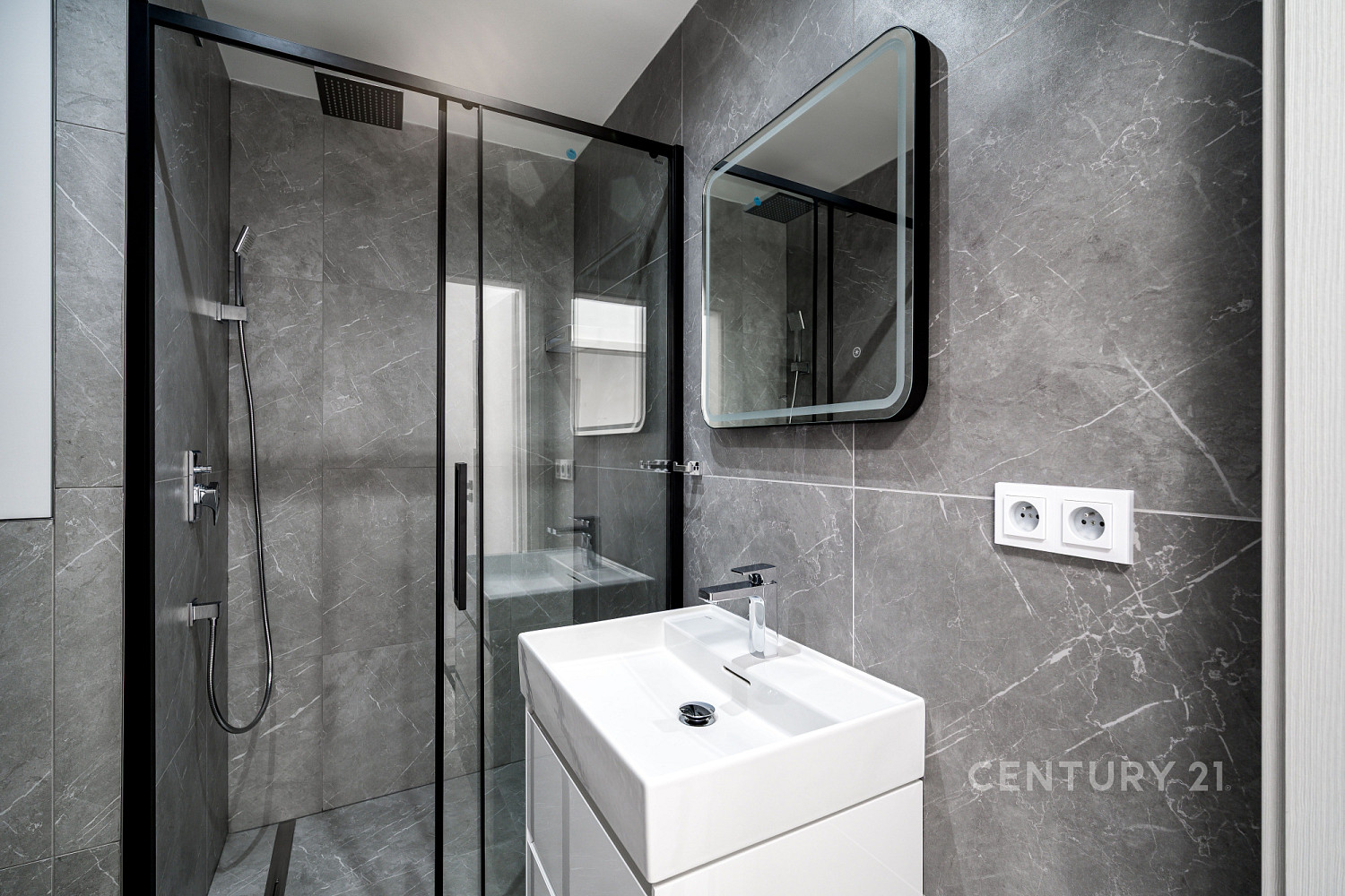 Pronájem bytu 1+1 33 m² – fotografie 3