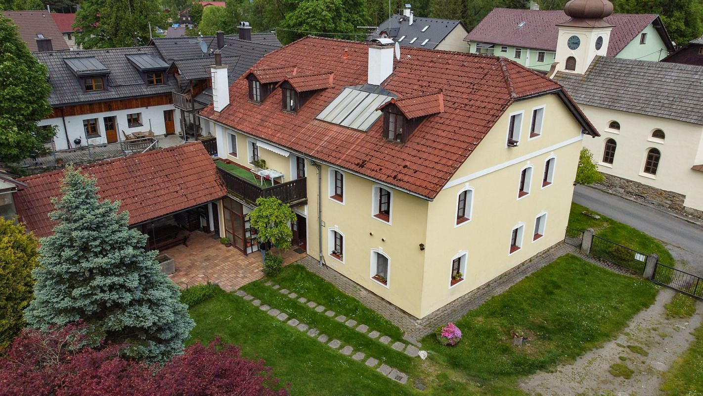 Prodej domu 550 m² s pozemkem 700 m² – fotografie 2