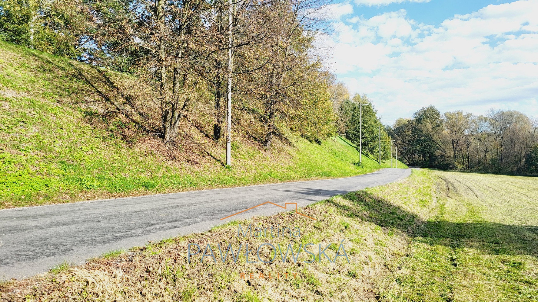 Prodej stavebního pozemku 923 m² – pohled 4