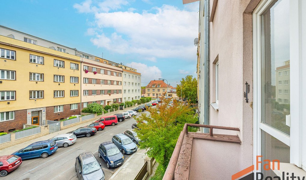 Prodej bytu 3+1 92 m², Praha – náhled fotky 22