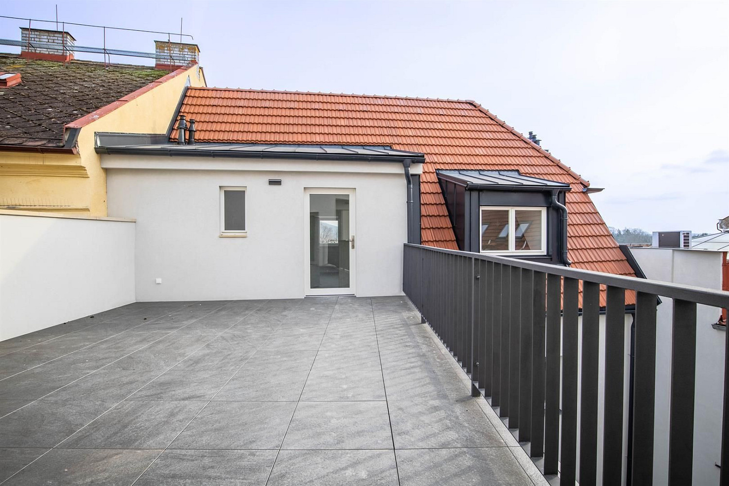 Pronájem bytu 3+kk 98 m² – fotografie 3