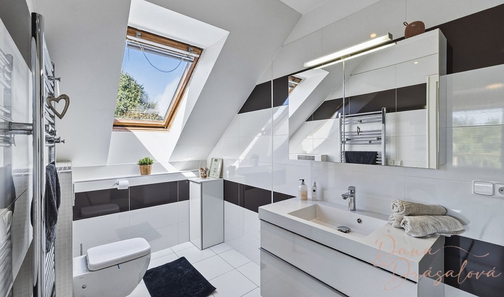 Prodej domu 320 m² s pozemkem 1 066 m², Valtice – náhled fotky 8
