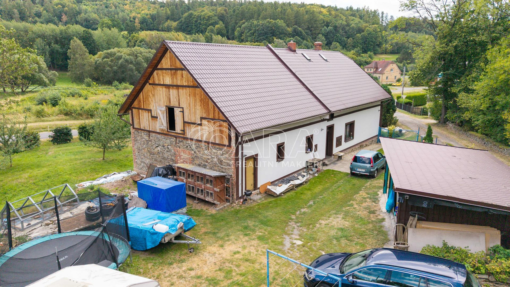Prodej domu 250 m² s pozemkem 2 899 m²