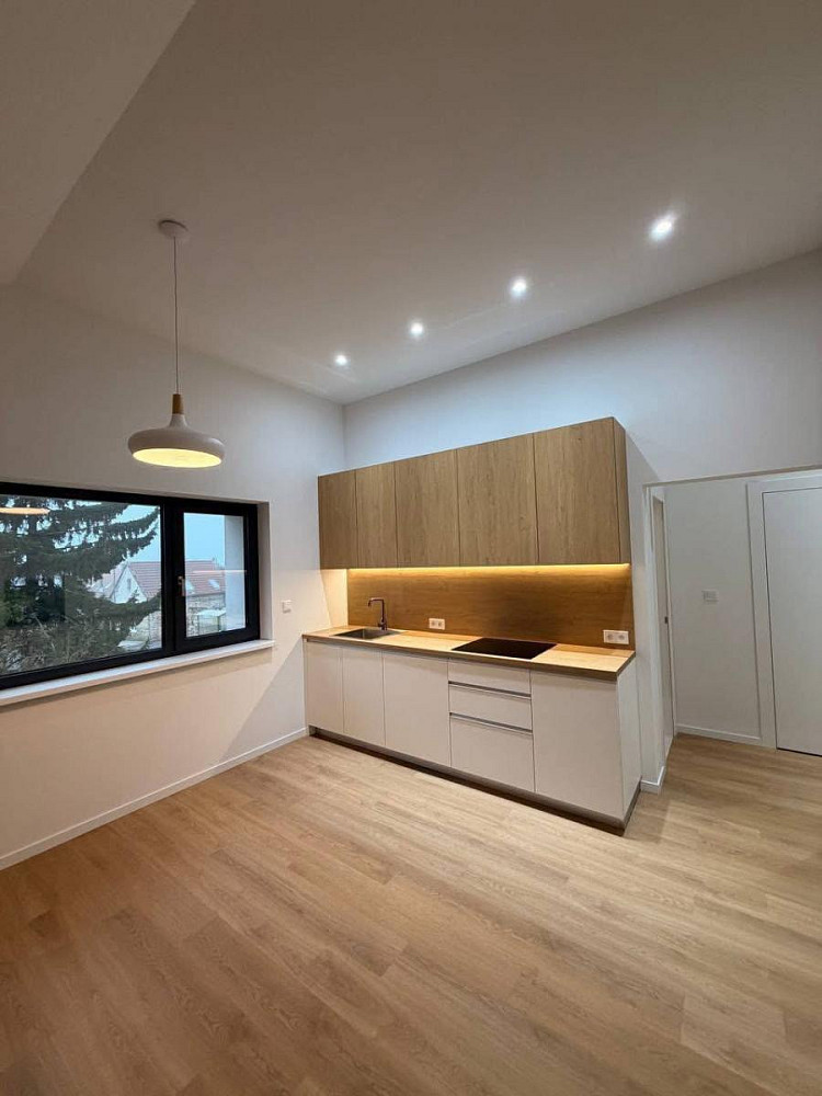 Pronájem bytu 3+kk 80 m²