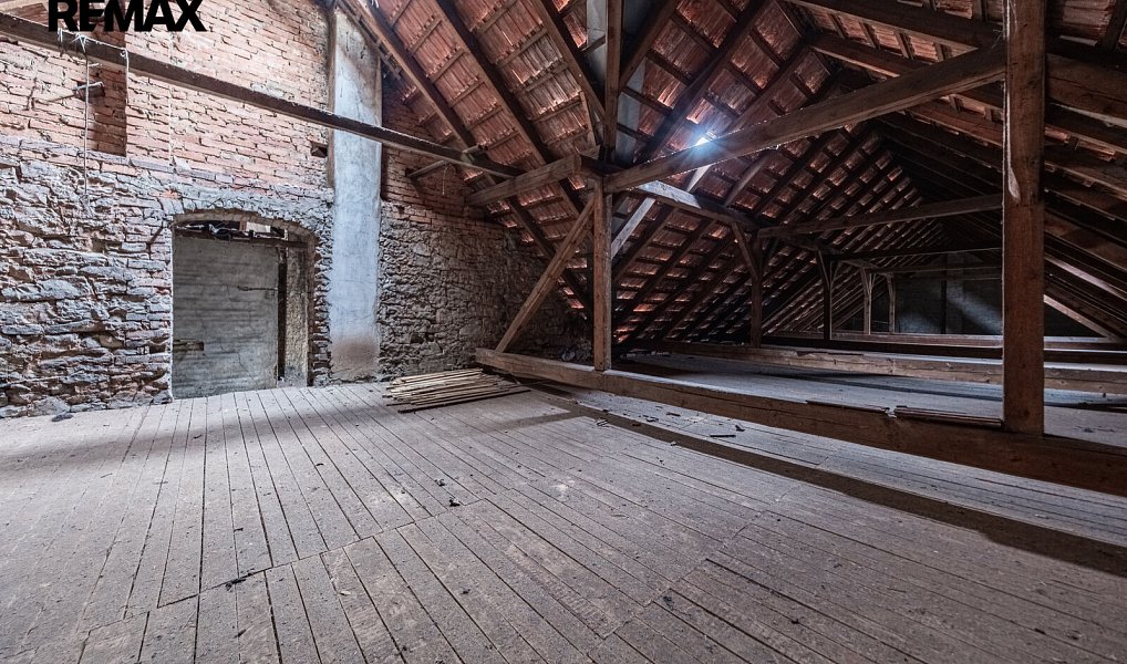 Prodej ubytovacího objektu 670 m², Zbrašín – náhled fotky 28