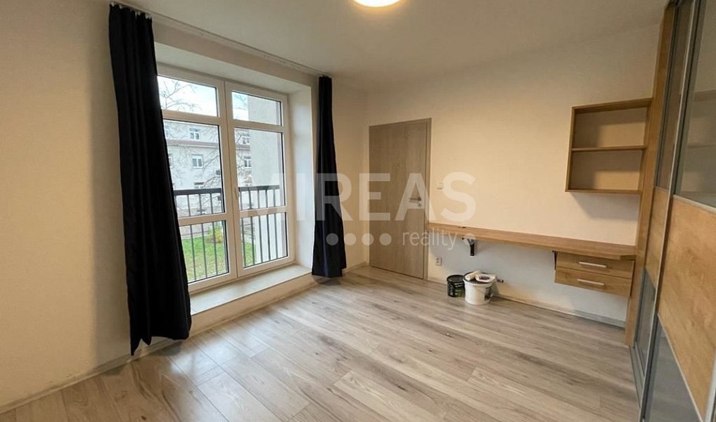 Pronájem bytu 2+kk 41 m², Milovice – náhled fotky 5