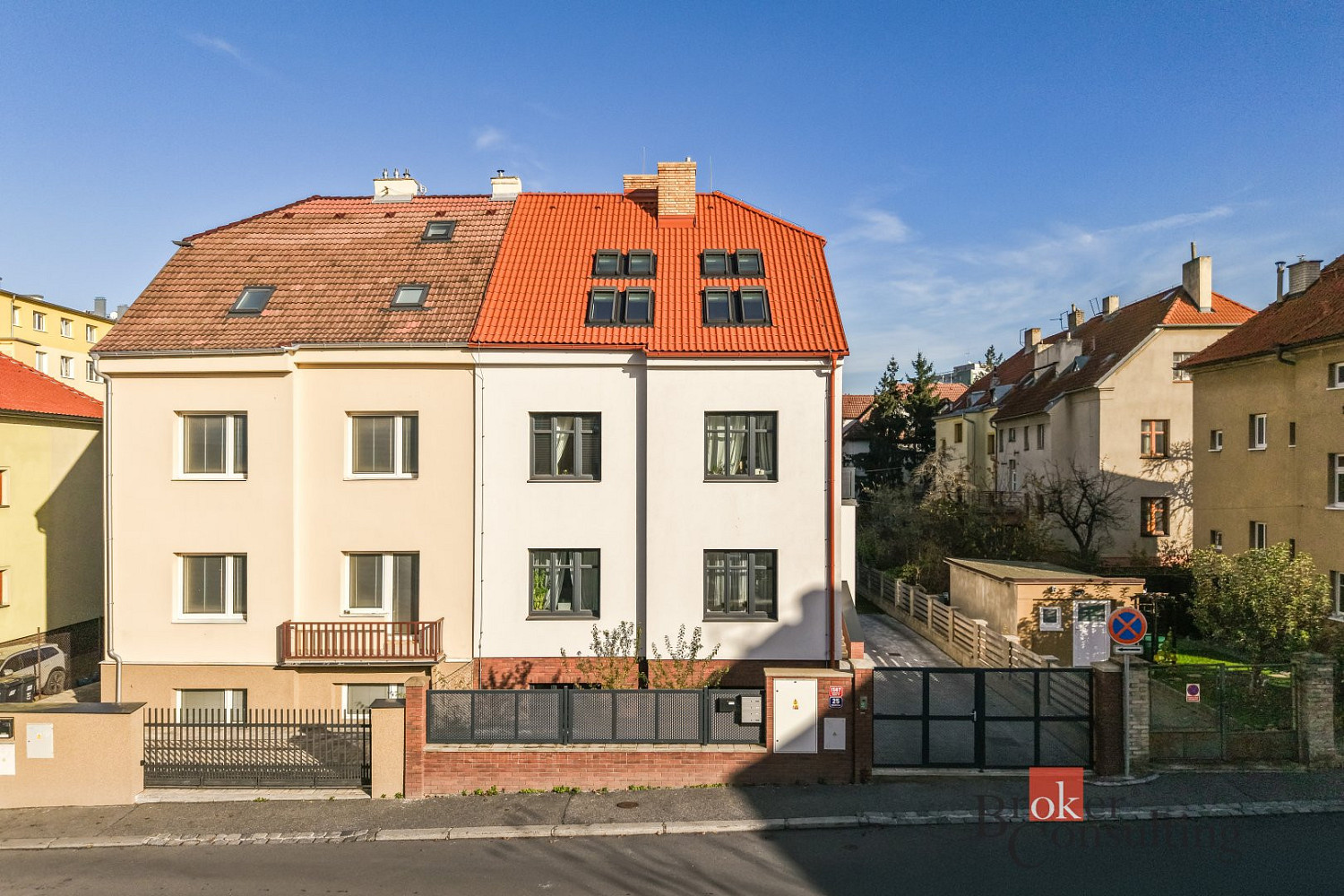 Prodej domu 291 m² s pozemkem 456 m² — photo 2