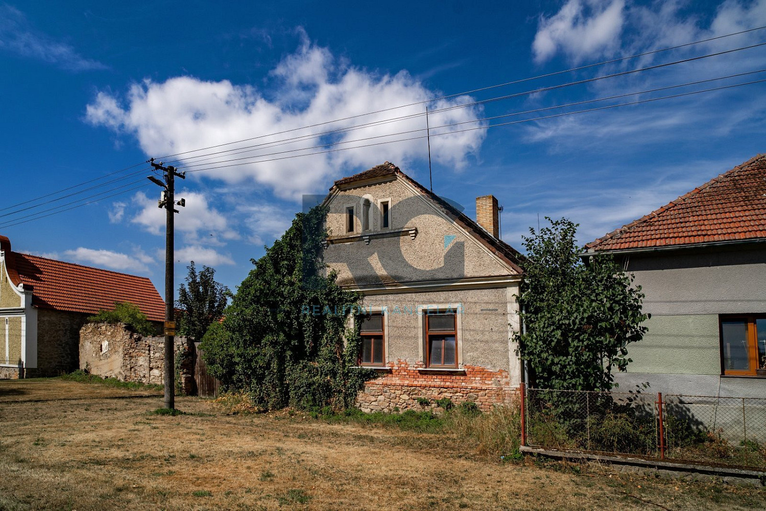 Prodej domu 330 m² s pozemkem 4 047 m²