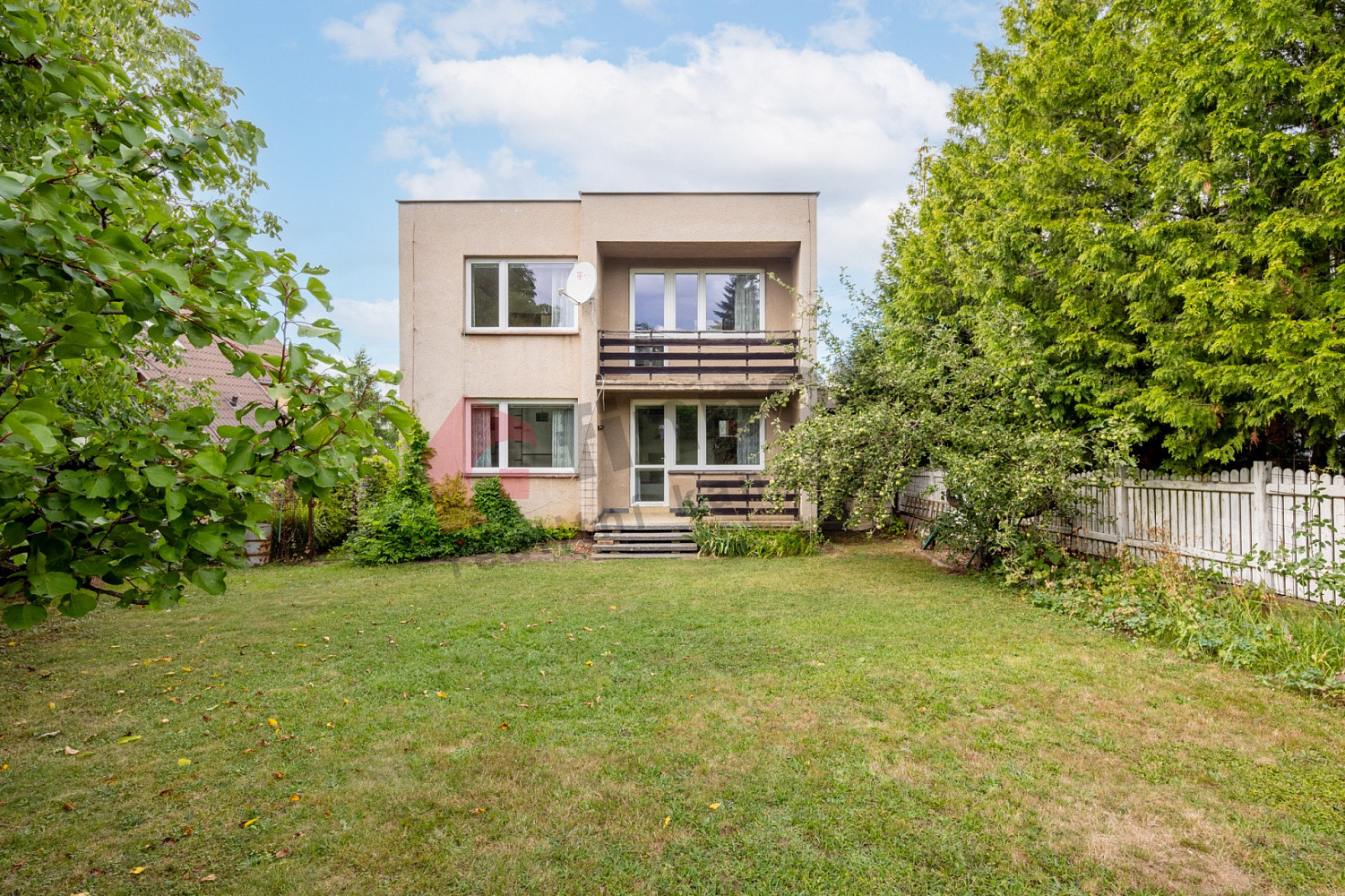 Prodej domu 210 m² s pozemkem 1 048 m²