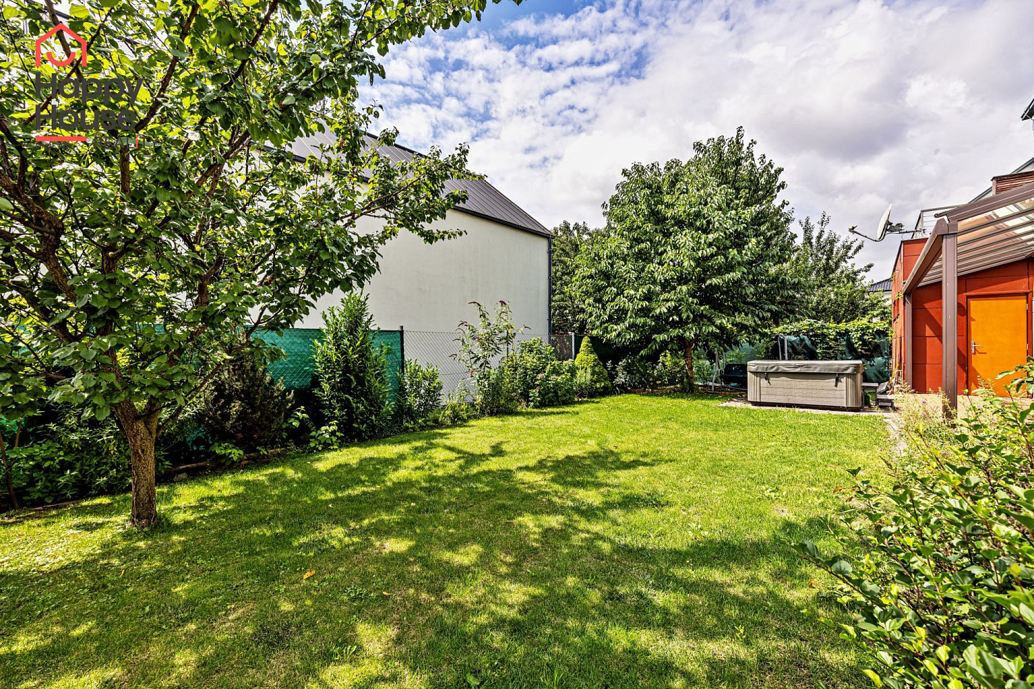 Pronájem domu 200 m² s pozemkem 408 m² – fotografie 3
