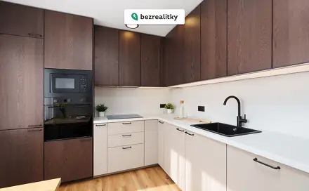 Prodej bytu 2+1 37 m², Milady Horákové, Hradec Králové - Třebeš