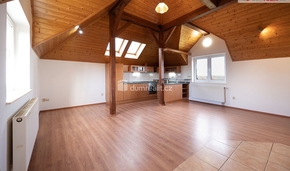 Prodej domu 253 m² s pozemkem 2 075 m², Dolní Třebonín – náhled fotky 25