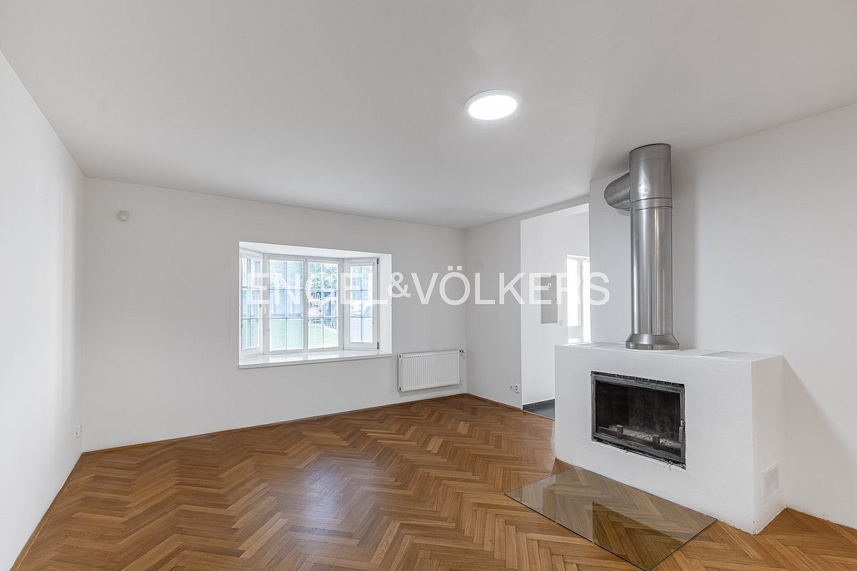 Pronájem domu 302 m² s pozemkem 737 m² – fotografie 4