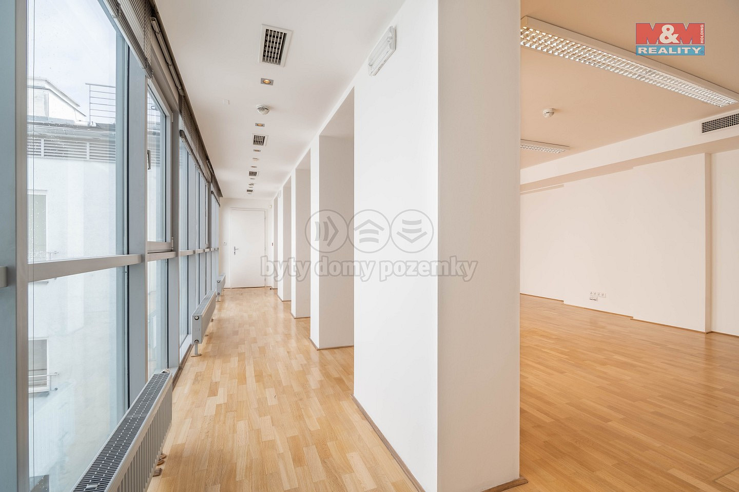 Pronájem kanceláře 171 m² — photo 4