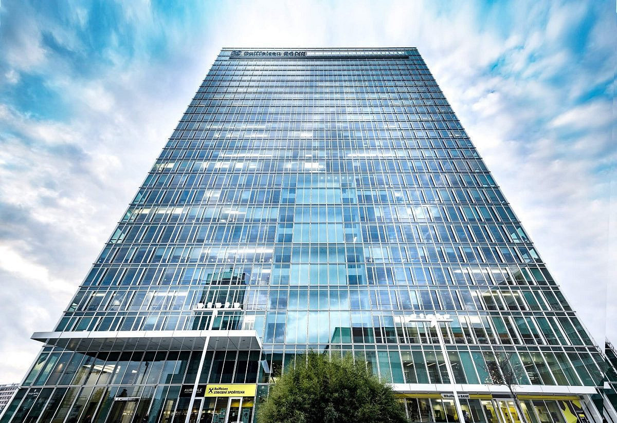 Pronájem kanceláře 806 m²
