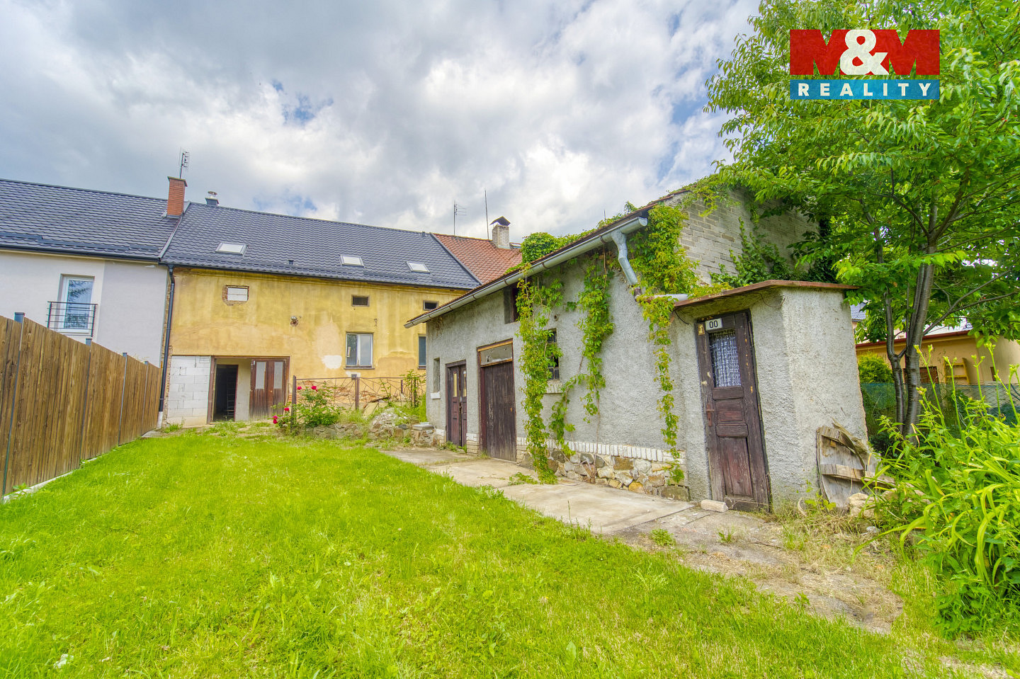 Prodej domu 200 m² s pozemkem 606 m² — photo 2