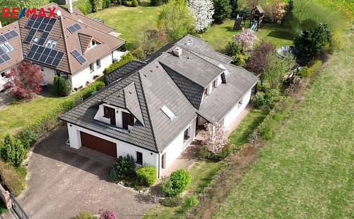 Prodej domu 339 m² s pozemkem 1 319 m², Honzíkova, Babice, okres Praha-východ