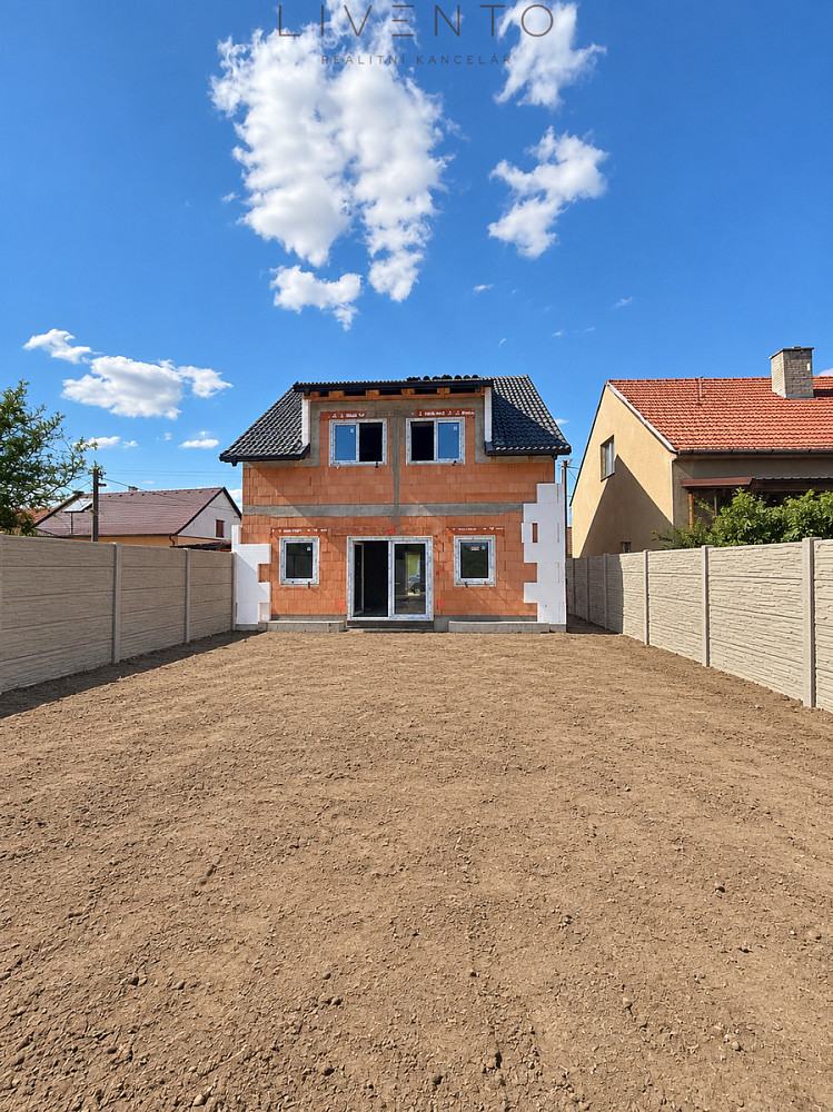 Prodej domu 129 m² s pozemkem 368 m² – fotografie 2