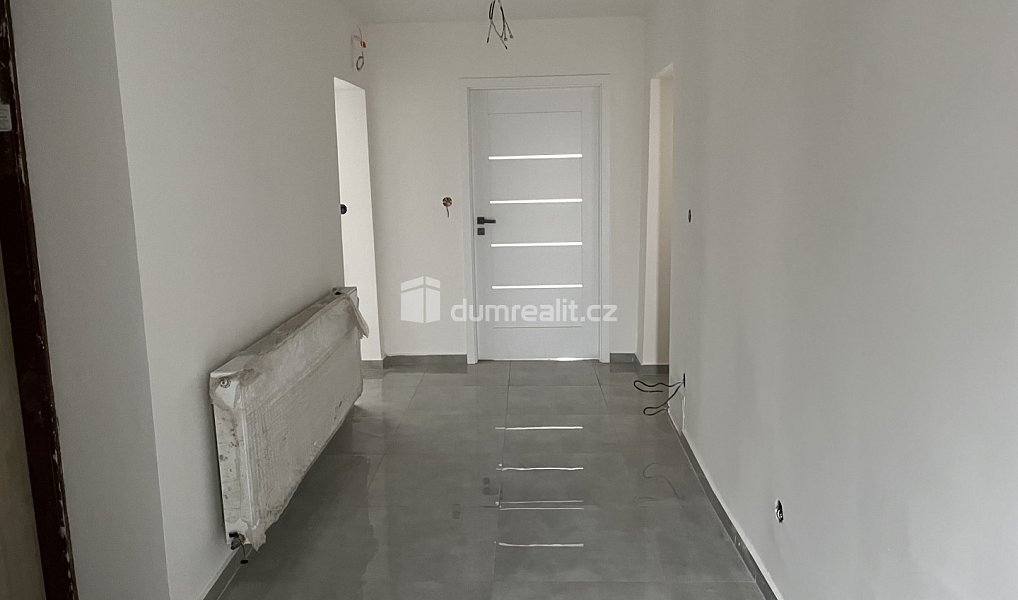 Prodej domu 204 m² s pozemkem 204 m², Modlany – náhled fotky 8