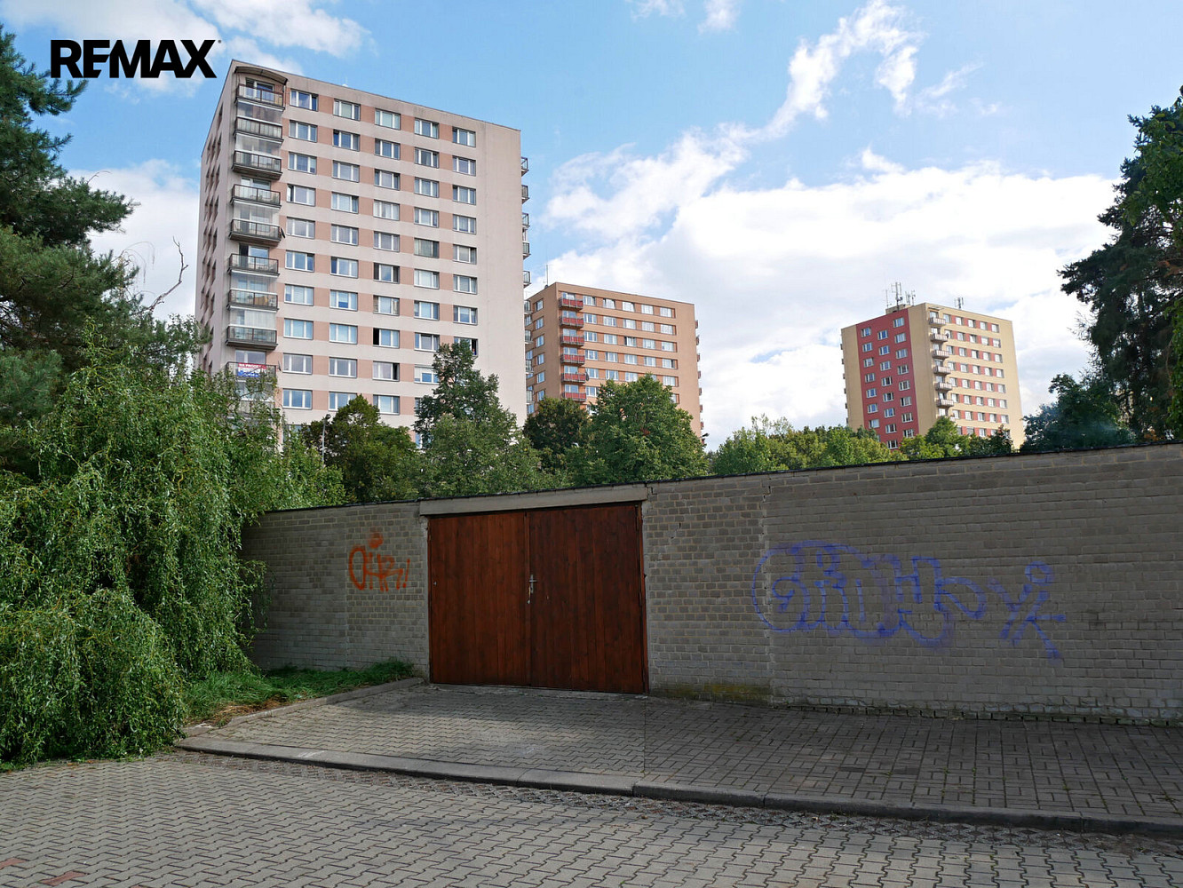 Zděná garáž 20 m2 v uzamykatelném objektu samostatných garáží na lukrativním místě Prahy Braníku – fotografie 3