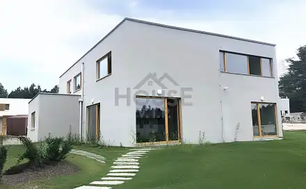 Prodej domu 297 m² s pozemkem 901 m², Na Čeperce, Unhošť, okres Kladno