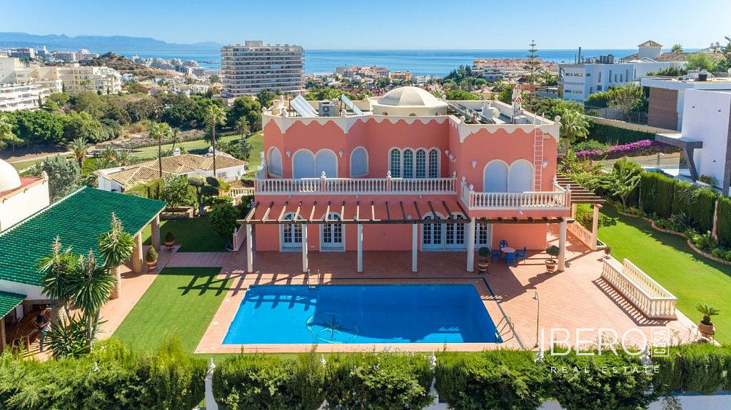 Prodej domu 1 033 m² s pozemkem 1 441 m²